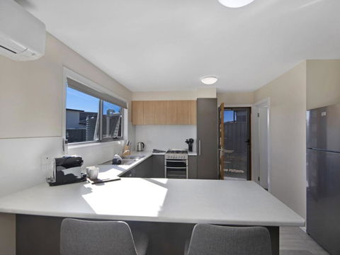T Bar On Twynam - Modern 2BR Apartment L WiFi L Netflix L BBQ L Smart TV L Air-Con - Mackay Tourism 3