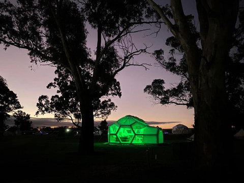 Taj Mahal Upgraded Hex Bubble - Mackay Tourism 3