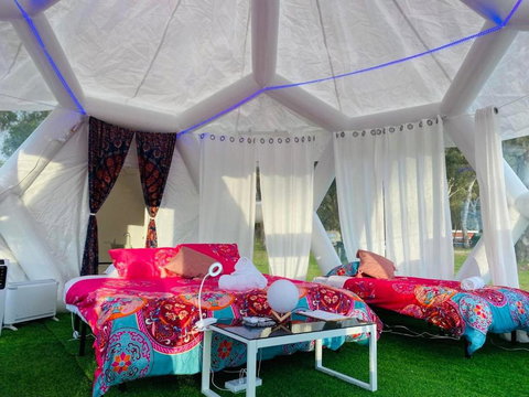 Taj Mahal Upgraded Hex Bubble - Mackay Tourism 1