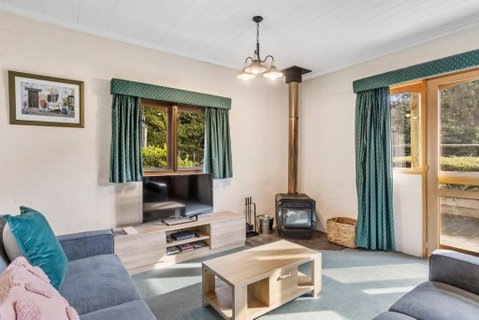 The Clocktower - Serene Stay At Herons Rise Vineyard - Mackay Tourism 2