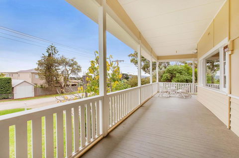 BEACHSIDE GETAWAY - DROMANA - Mackay Tourism 3