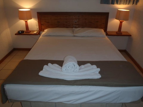 Beachside Holiday Units - Mackay Tourism 3