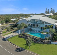 Beachside luxury Sunrise Beach - Mackay Tourism