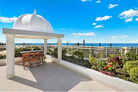 Beachside Resort Kawana Waters - Mackay Tourism 0