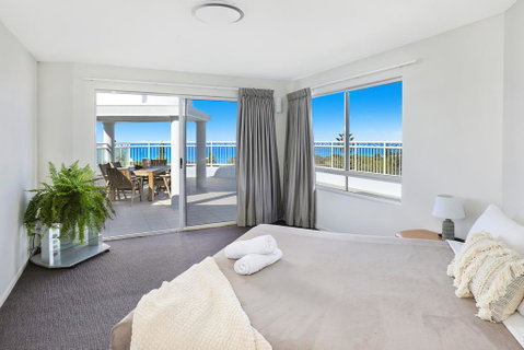 Beachside Resort Kawana Waters - Mackay Tourism 1