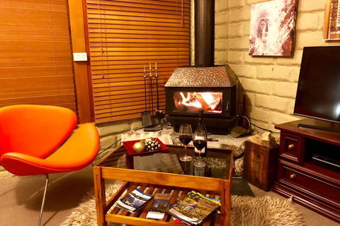 BEAUTIFUL RETREAT - 20 Mins To CBD And Only 10 Mins To MONA! - Mackay Tourism 3