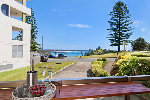 Beauty At The Beach - Modern Beachfront Apartment - Mackay Tourism 0