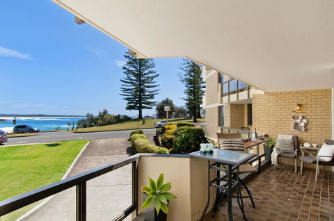 Beauty At The Beach - Modern Beachfront Apartment - Mackay Tourism 1