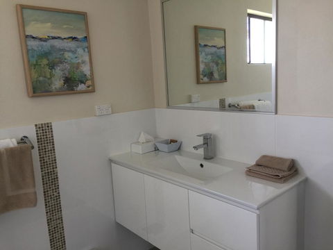 Bega Village Motor Inn - Mackay Tourism 3