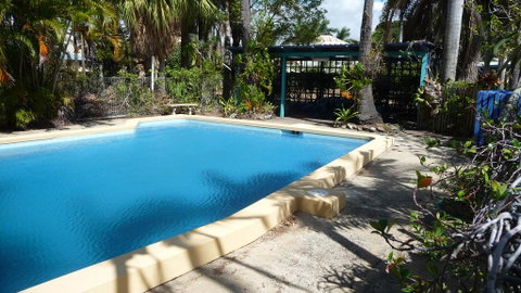 Bel Air Motel - Mackay Tourism 1