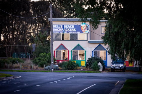 Bells Beach Backpackers - Mackay Tourism 2