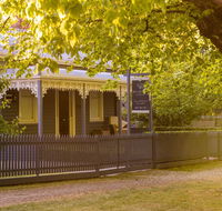 Belmont at Beechworth 2 bedrooms 2 bathrooms 2 couples - Mackay Tourism