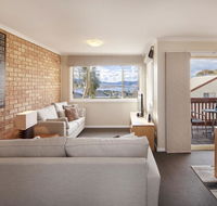 Beloka 9 - Overlooking Lake Jindabyne - Mackay Tourism