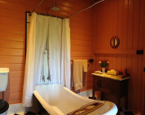 Belvoir B&B Cottages - Mackay Tourism 1