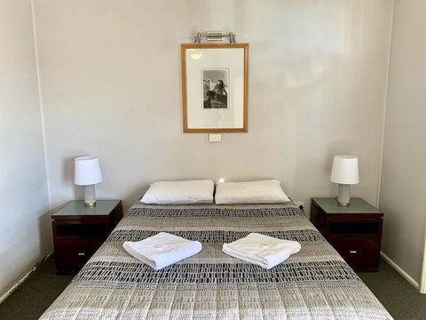Bermagui Beach Hotel - Mackay Tourism 3