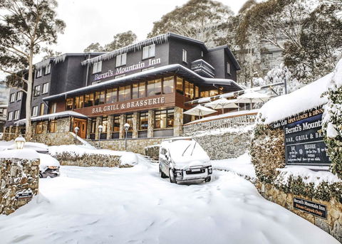 Bernti's Mountain Inn - Mackay Tourism 0