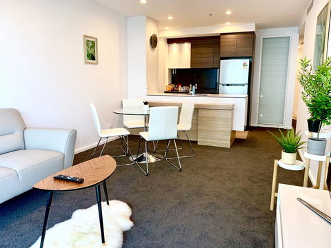 Best Located Brand New Apartment In Canberra CBD - Mackay Tourism 0
