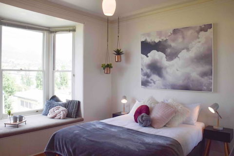 Best Location In Hobart! Luxury 4 Bedroom With Stunning Views - Mackay Tourism 1