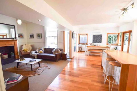 Best Location In Hobart! Luxury 4 Bedroom With Stunning Views - Mackay Tourism 0