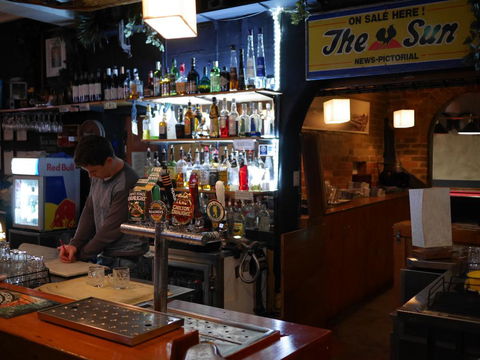 Bev And Mick's International Backpackers At Mcmahon's - Mackay Tourism 1