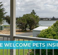 Big Stylish House with River Views Games Room  WiFI - Mackay Tourism