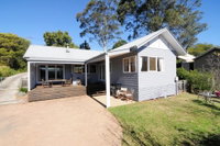 Bimbadeen - Comfortable country styled house