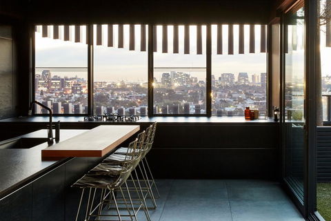 Birdcage Penthouse Luxury Melbourne Ultra Modern Industrial Chic - Mackay Tourism 1
