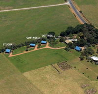 Black Cockatoo Cottages - Mackay Tourism