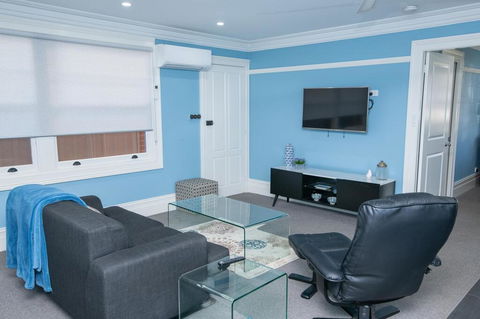 Blue Door Apartments Spacious CBD Apartment - Mackay Tourism 2
