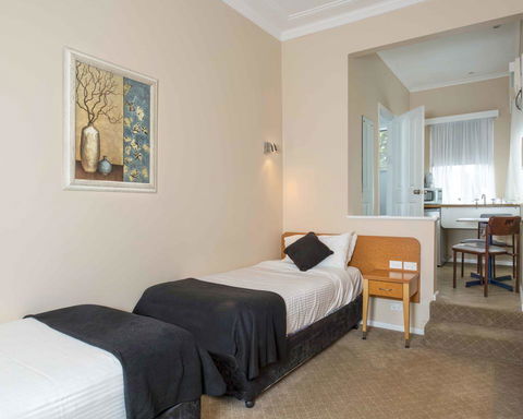 Blue Mountains Heritage Motel - Mackay Tourism 1