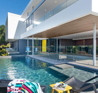 Bluey's Beach House - 5 Bedroom - Mackay Tourism