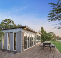 Bluff View River House - Stunning Riverfront - Mackay Tourism
