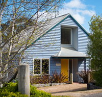 Boatshed Villa Yellow Door - Mackay Tourism