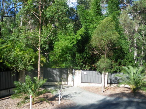 BoBRENE On Tamborine Nude Retreat - Quaint Cottage - Mackay Tourism 1
