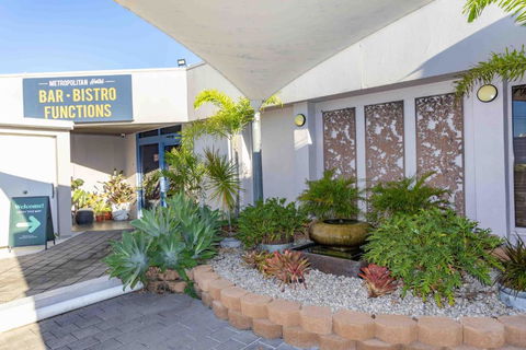 The Metropolitan Hotel - Mackay Tourism 2