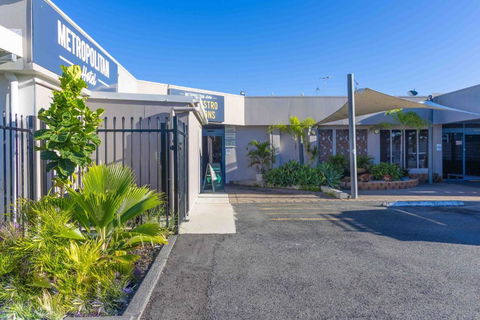 The Metropolitan Hotel - Mackay Tourism 3