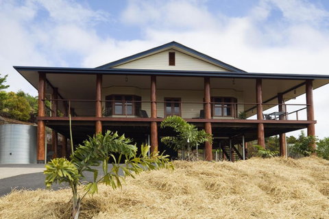 The Summit Bed & Breakfast - Mackay Tourism 0