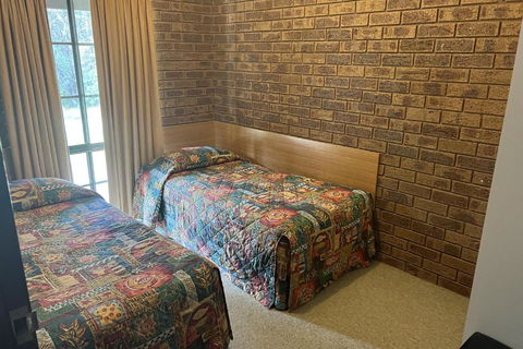 Tocumwal Early Settlers Motel - Mackay Tourism 2