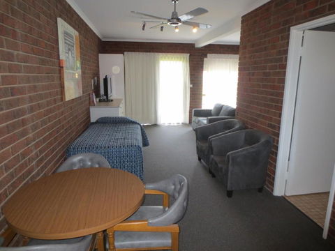 Tocumwal Golf Resort - Mackay Tourism 2