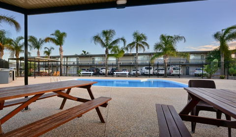 Westland Hotel Motel - Mackay Tourism 2