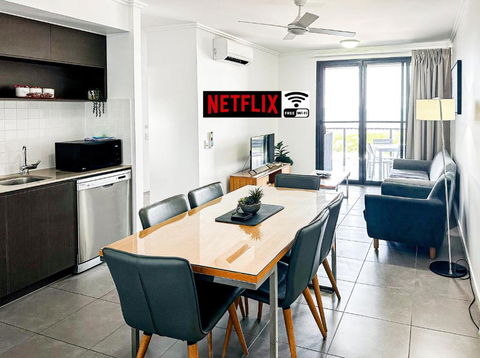 WhitsunStays - The Regal (2br/2bth, Central) - Mackay Tourism 0
