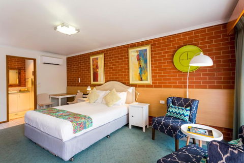 Yackandandah Central - Mackay Tourism 0