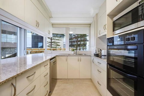 Zenith 2Bd Absolute Beachfront Surfers Paradise - Mackay Tourism 2