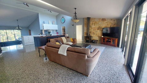 Captains Quarters - Mackay Tourism 1