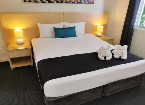 Coconut Grove Holiday Apartments - Mackay Tourism 0