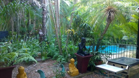 Palmerston Sunset Retreat - Mackay Tourism 0