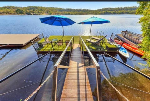 Rumah Surgah On Lake Bennett - Mackay Tourism 0