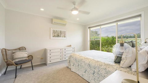Yamba Family Seascape - Mackay Tourism 0