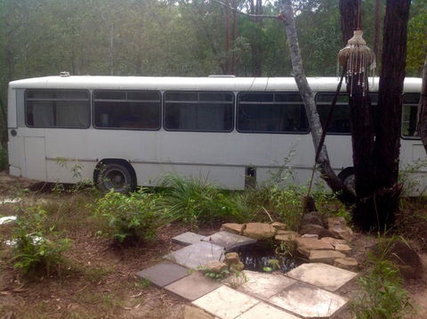 Yamba Hinterland Bush Retreat - Vintage Bus Stay - Mackay Tourism 3