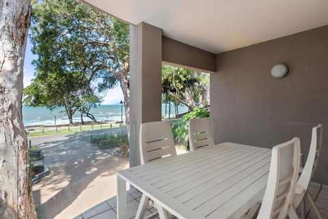 Yasmin At Coral Horizons: Retro Vibes On The Beach - Mackay Tourism 3